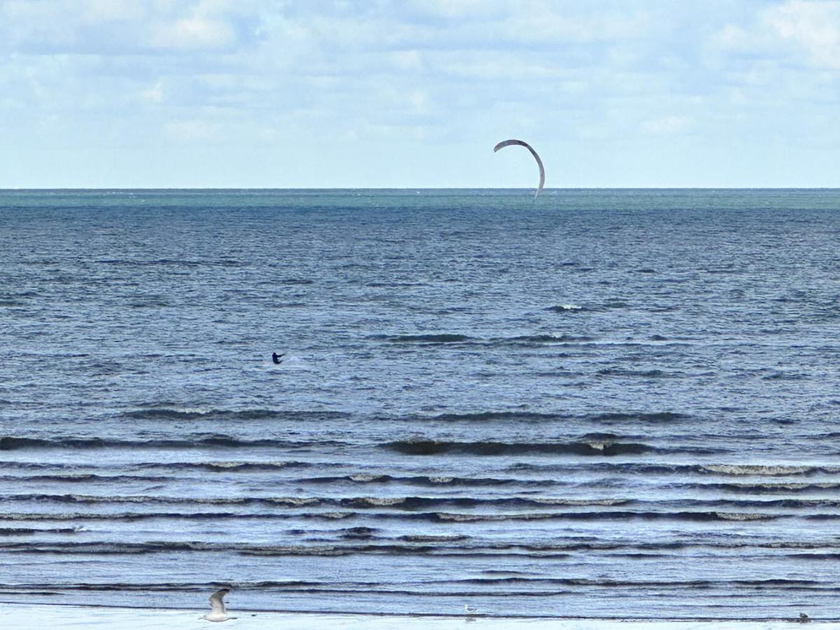 La Plage - Appartement Vue Mer Courseulles-sur-Mer Luaran gambar